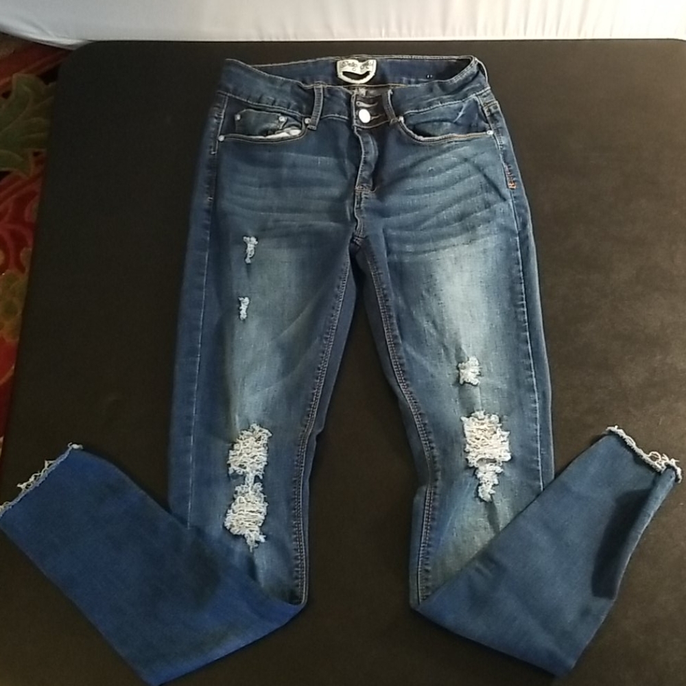 Ankel distressed jeans